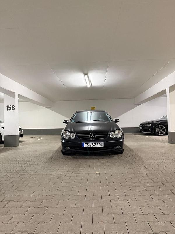 Blau Gebraucht 2002 Mercedes CLK320 Coupé | 4.500 € (Fairer Preis) - Bild 1/4