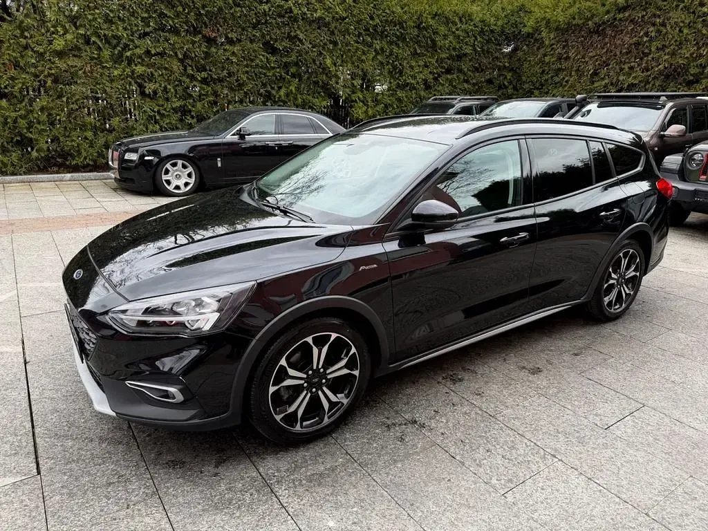 Gebraucht Ford Focus Active 120 PS (88 kW) 2020 Schwarz Limousine