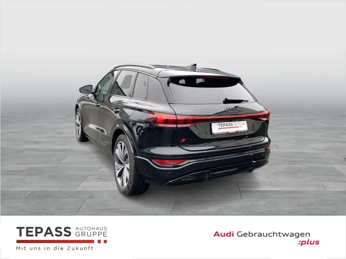 Gebraucht Audi SQ6 e-tron Sport 359 kW (489 PS) 2024 Schwarz SUV