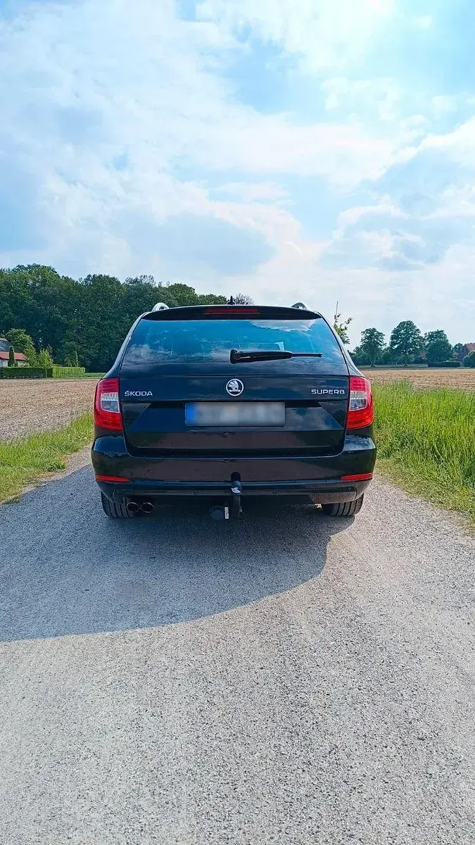 Gebraucht Skoda Superb 170 PS (125 kW) 2013 Schwarz Kombi