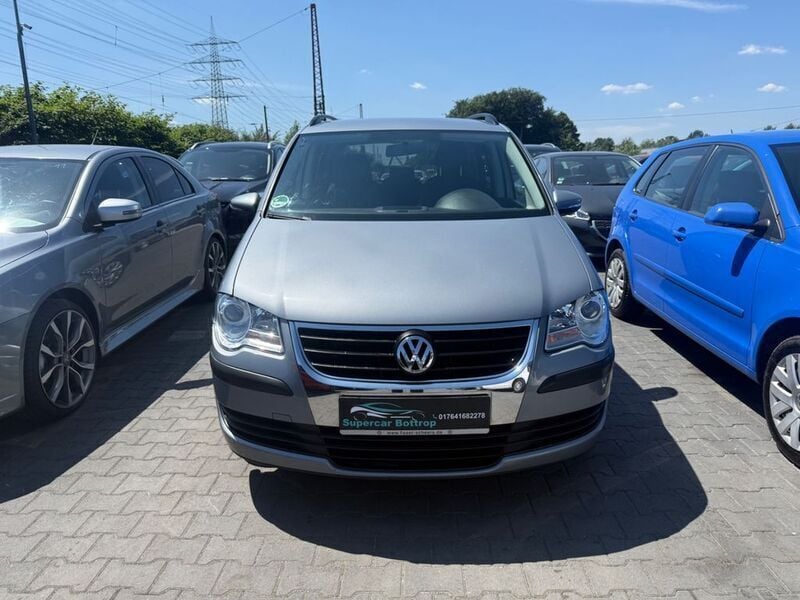 Grau Gebraucht 2009 VW Touran Conceptline Van / Kleinbus | 4.500 € (Fairer Preis) - Bild 1/4