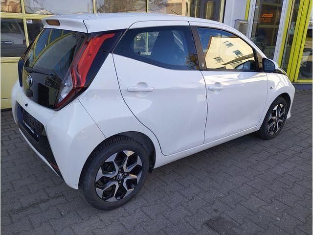 Gebraucht Toyota Aygo 72 PS (52 kW) 2020 Weiß Kleinwagen