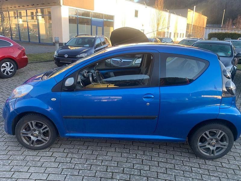 Gebraucht Citroën C1 Style 68 PS (50 kW) 2011 Blau Kleinwagen