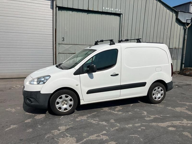 Weiß Gebraucht 2014 Peugeot Partner Tepee Avantage Van / Kleinbus | 5.000 € (Guter Preis) - Bild 1/4