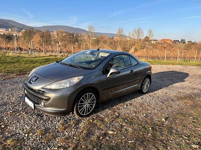 Grau Gebraucht 2008 Peugeot 207 CC Cabrio | 1.990 € (Guter Preis) - Bild 1/4