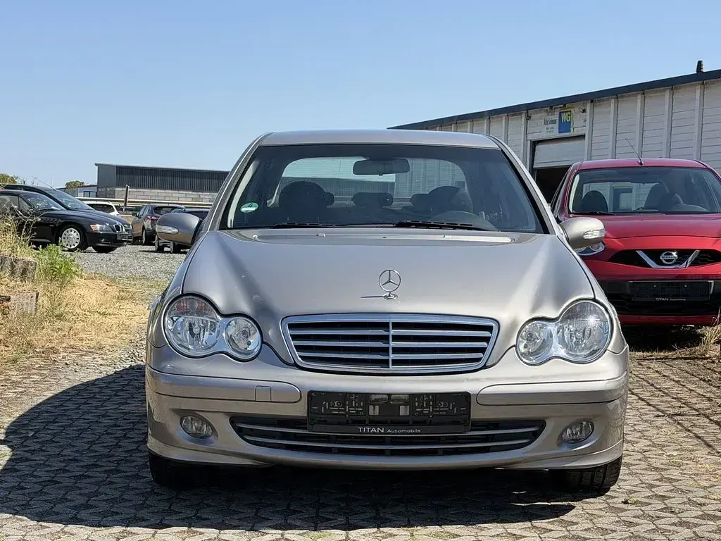 Gebraucht Mercedes C200 Classic 122 PS (89 kW) 2005 Silber Limousine