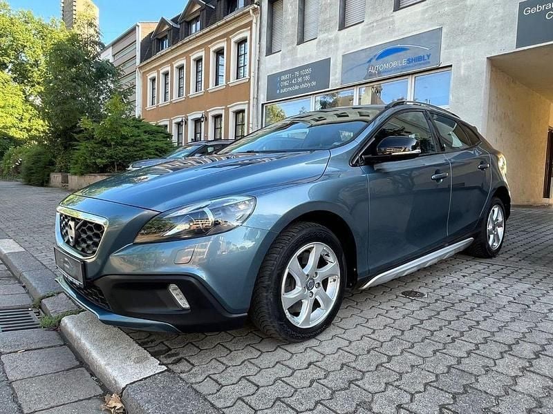 Blau Gebraucht 2013 Volvo V40 CC Kombi | 8.850 € (Superpreis) - Bild 1/4