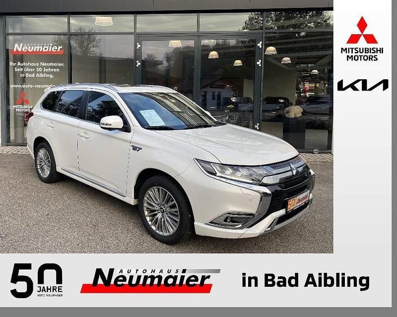 Weiß Gebraucht 2019 Mitsubishi Outlander P-HEV Top SUV | 19.900 € (Fairer Preis) - Bild 1/4