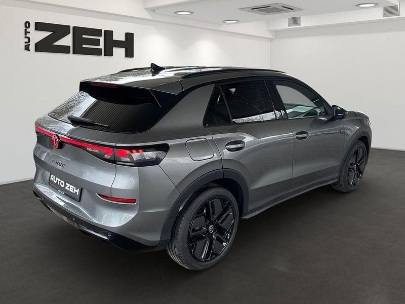 Neu VW T-Roc Style 150 PS (110 kW) 2026 Wolf grey metallic SUV