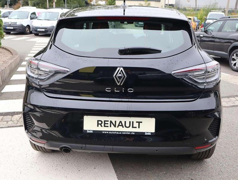 Neu Renault Clio V Evolution 91 PS (66 kW) 2025 Schwarz Limousine