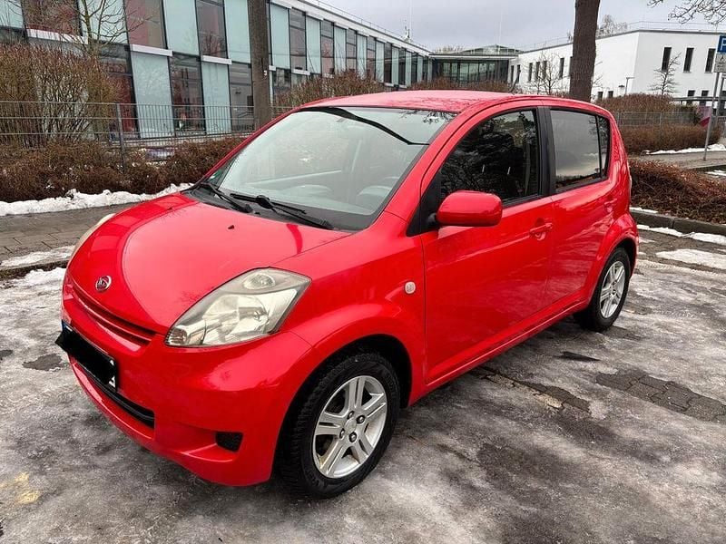 Gebraucht Daihatsu Sirion 91 PS (66 kW) 2008 Rot Kleinwagen