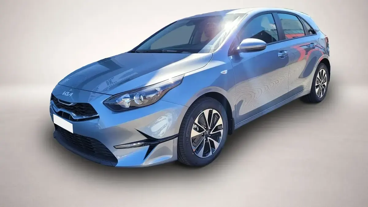 Gebraucht Kia Ceed 140 PS (102 kW) 2025 Kleinwagen