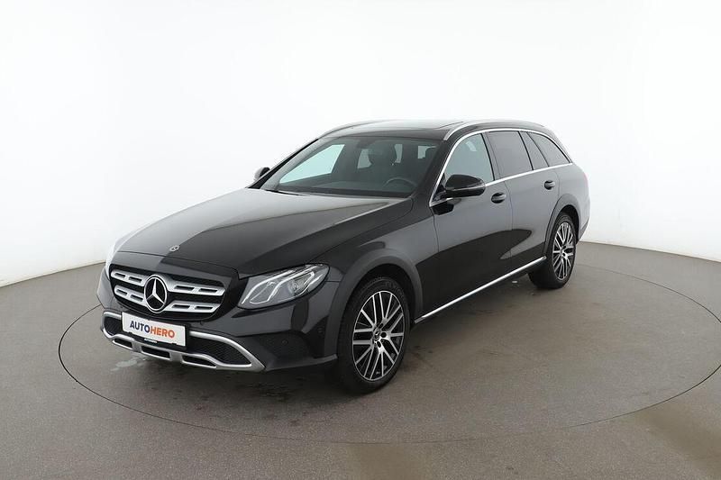 Schwarz Gebraucht 2020 Mercedes E220 Kombi | 29.210 € (Fairer Preis) - Bild 1/3