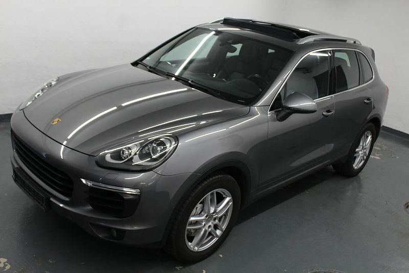 Grau Gebraucht 2016 Porsche Cayenne S SUV | 48.500 € - Bild 1/4