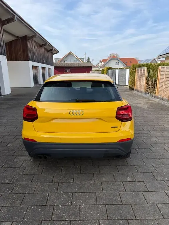 Używany Audi Q2 150 KM (110 kW) 2017 Żółty SUV