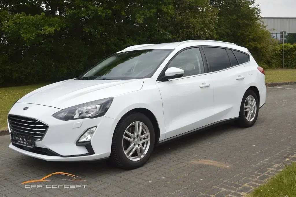 Gebraucht Ford Focus Titanium 120 PS (88 kW) 2022 Weiß Kombi