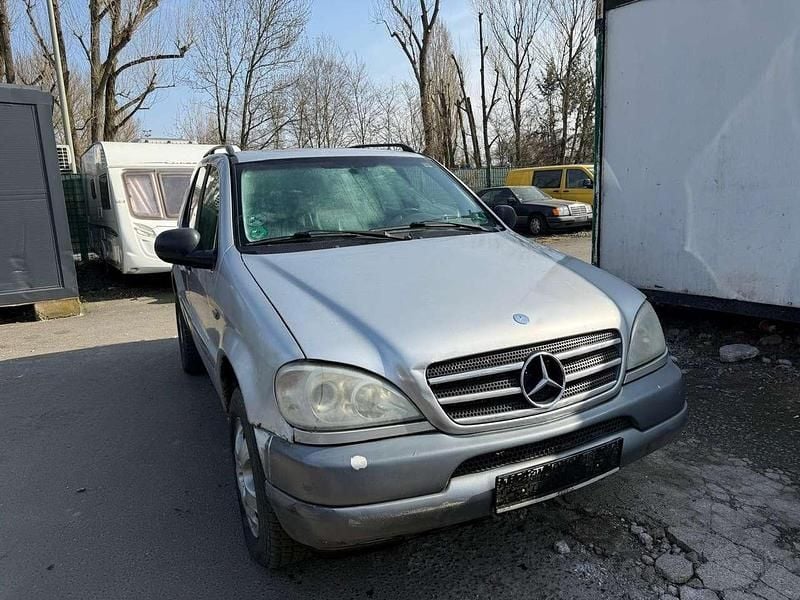 Gebraucht Mercedes ML320 218 PS (160 kW) 1999 Silber SUV