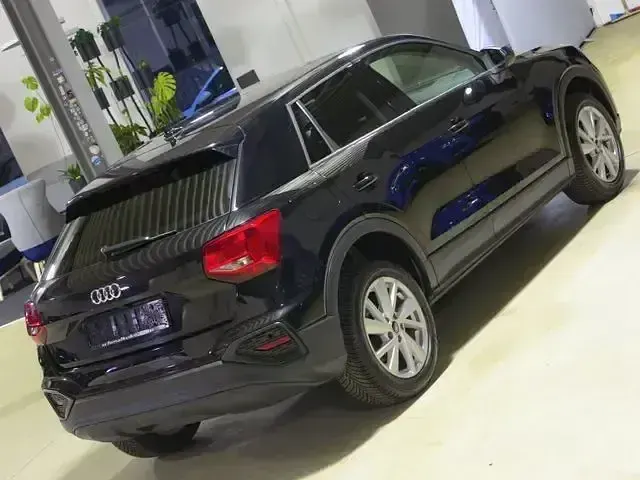 Używany Audi Q2 Basis 150 KM (110 kW) 2022 Czarny SUV