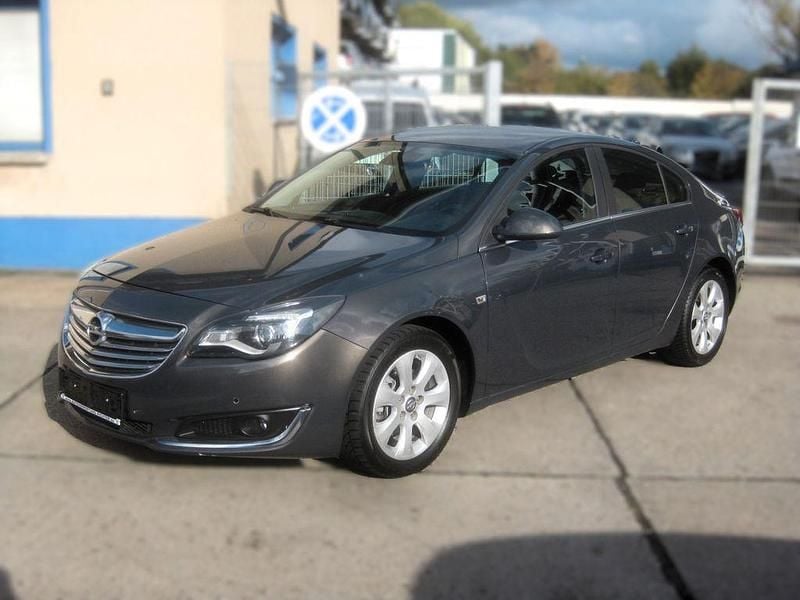 Grau Gebraucht 2015 Opel Insignia Edition Limousine | 7.299 € (Fairer Preis) - Bild 1/4