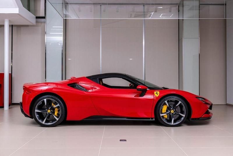 Gebraucht Ferrari SF90 999 PS (734 kW) 2024 Rot