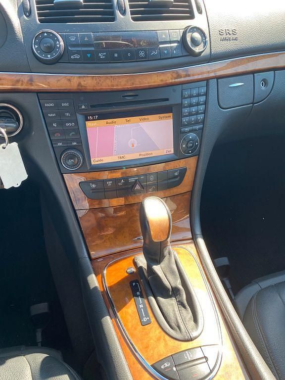 Gebraucht Mercedes E500 306 PS (225 kW) 2002 Silber Limousine