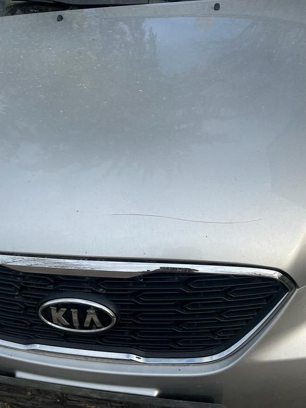 Gebraucht Kia Carens 128 PS (94 kW) 2011 Silber Van / Kleinbus