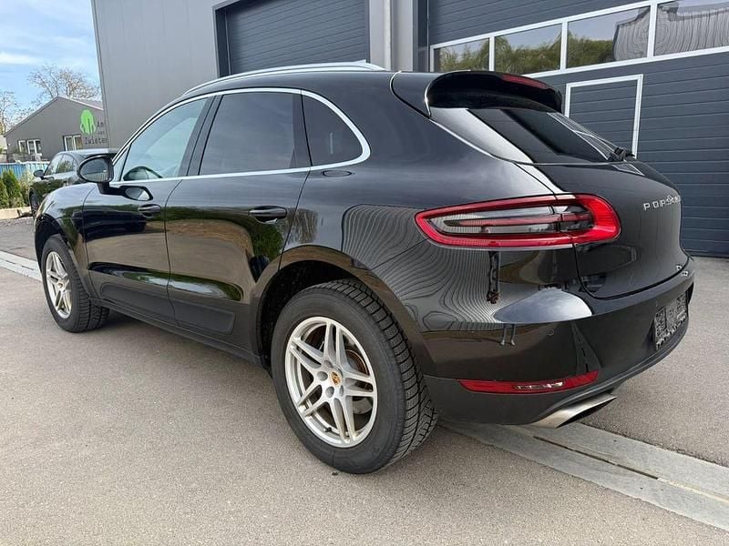 Second-hand Porsche Macan 252 CP (185 kW) 2018 Negru SUV