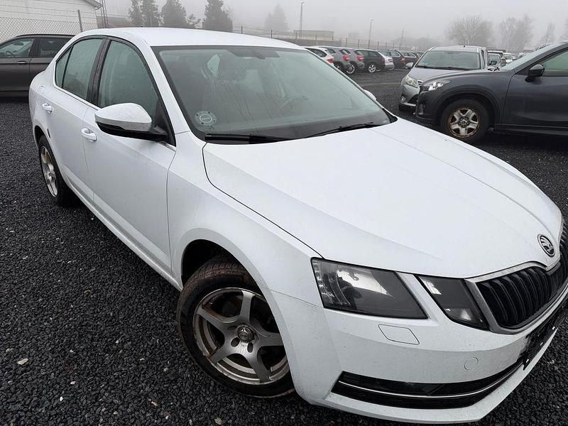 Gebraucht Skoda Octavia Style 116 PS (85 kW) 2017 Weiß Limousine