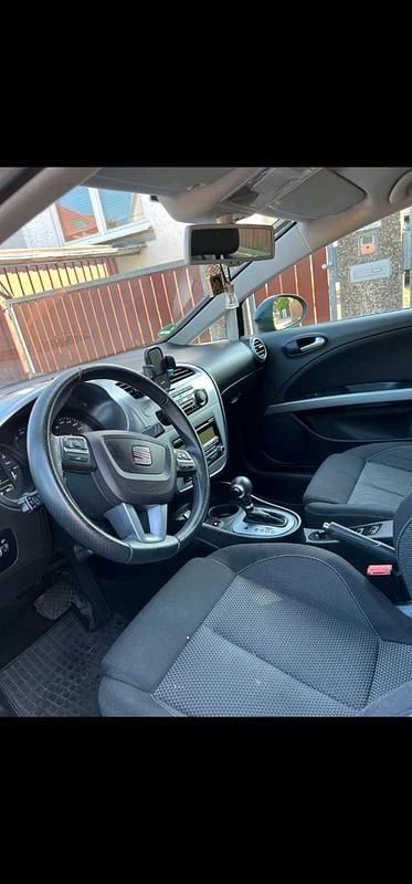 Second-hand Seat Leon 105 CP (77 kW) 2011 Gri Hatchback