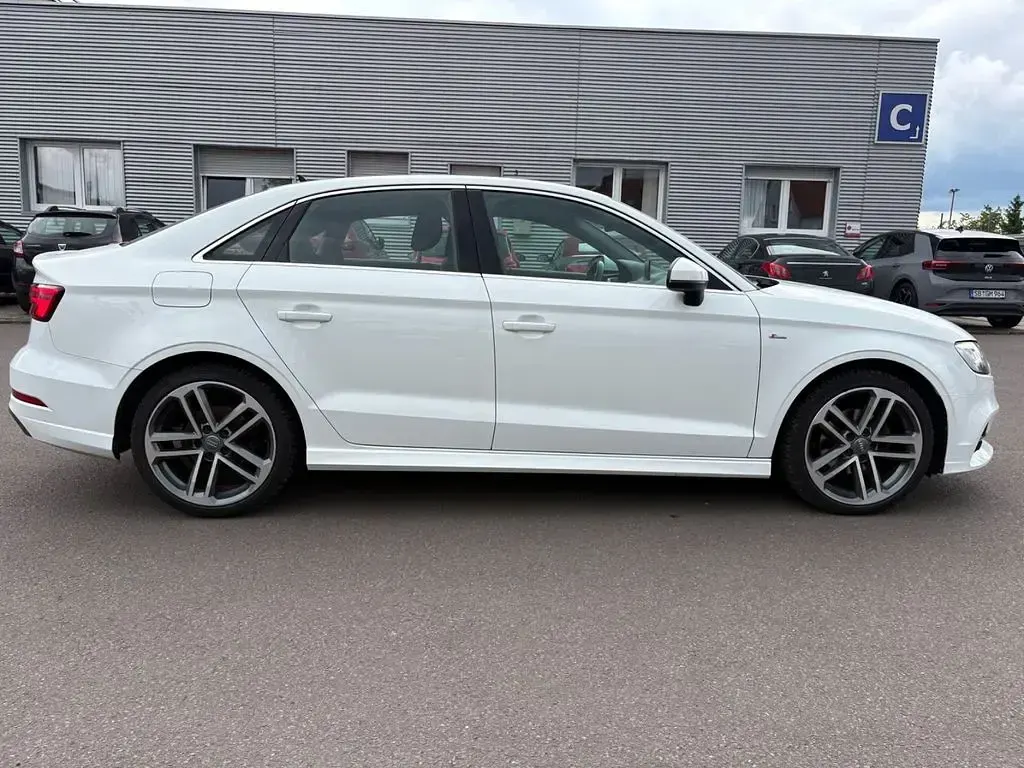 Gebraucht Audi A3 S-Line 150 PS (110 kW) 2019 Weiß Limousine