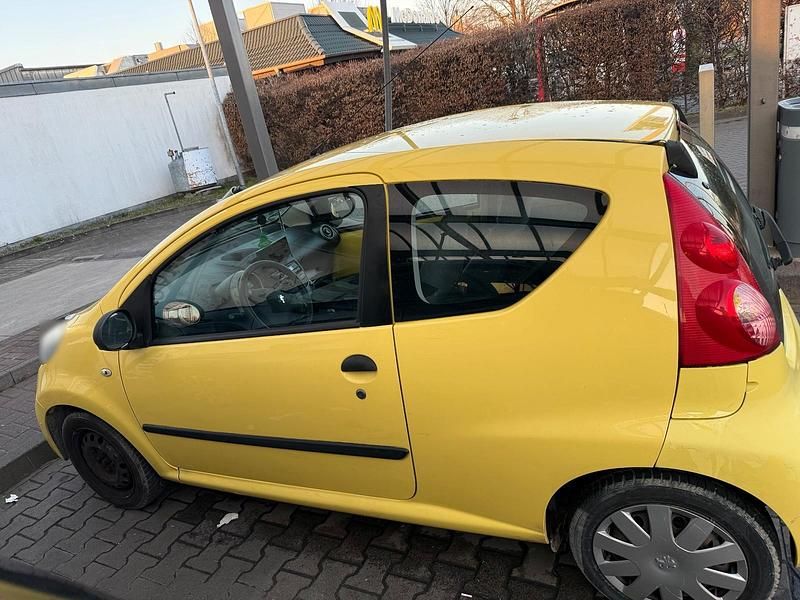 Gebraucht Peugeot 107 68 PS (50 kW) 2007 Kleinwagen