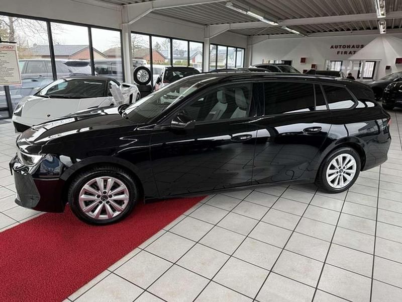 Gebraucht Opel Astra Elegance 131 PS (96 kW) 2024 Schwarz Kombi