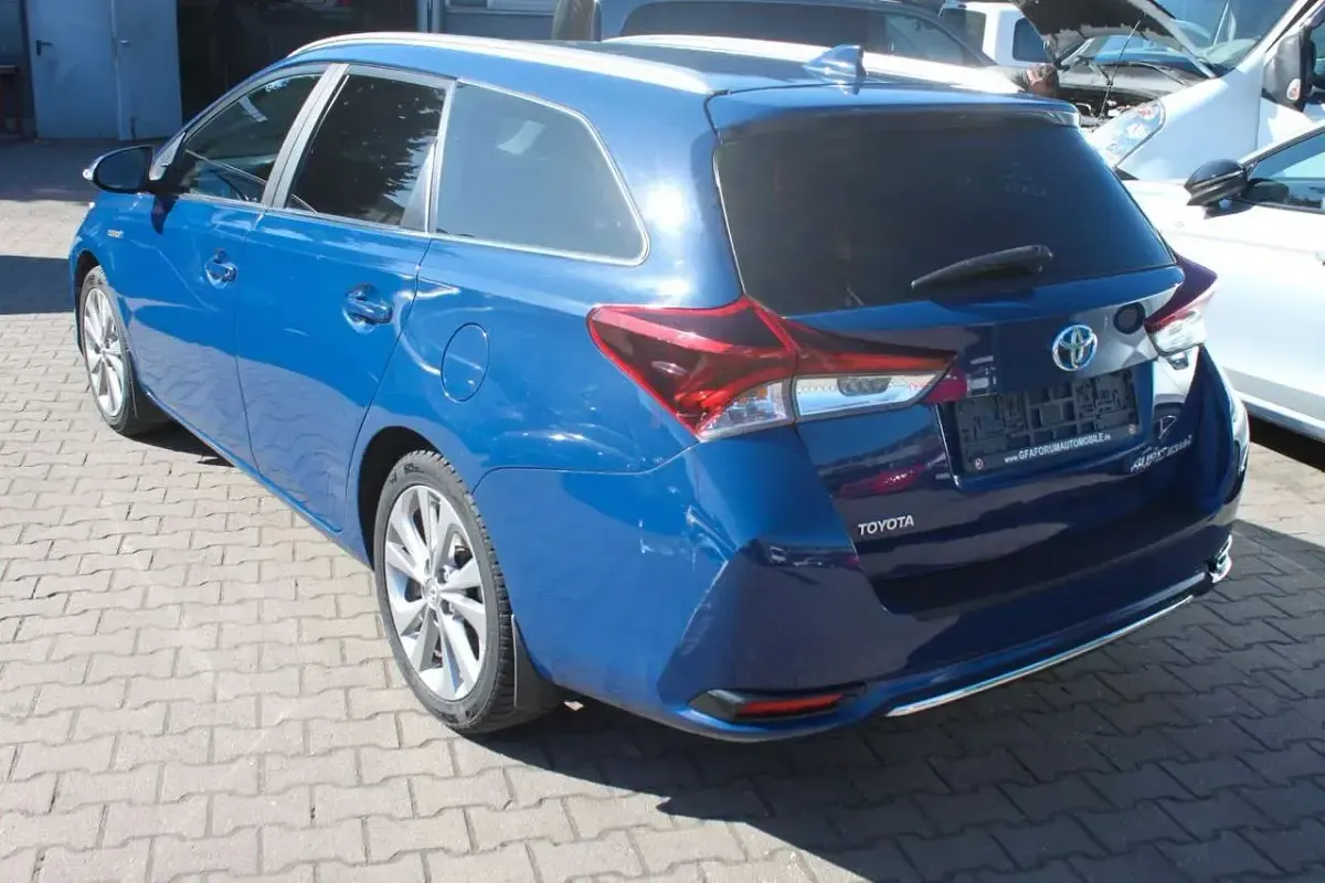 Gebraucht Toyota Auris Hybrid 99 PS (72 kW) 2016 Blau Kombi