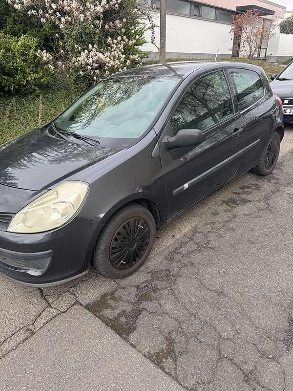 Gebraucht Renault Clio II Authentique 65 PS (47 kW) 2007 Kleinwagen