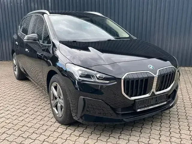 Gebraucht BMW 218 Active Tourer 150 PS (110 kW) 2024 Schwarzuni Van / Kleinbus
