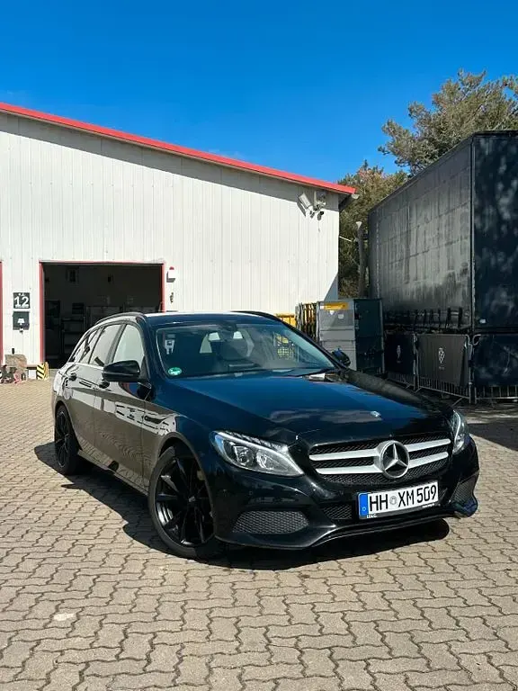 Gebraucht Mercedes C200 136 PS (100 kW) 2016 Schwarz Limousine