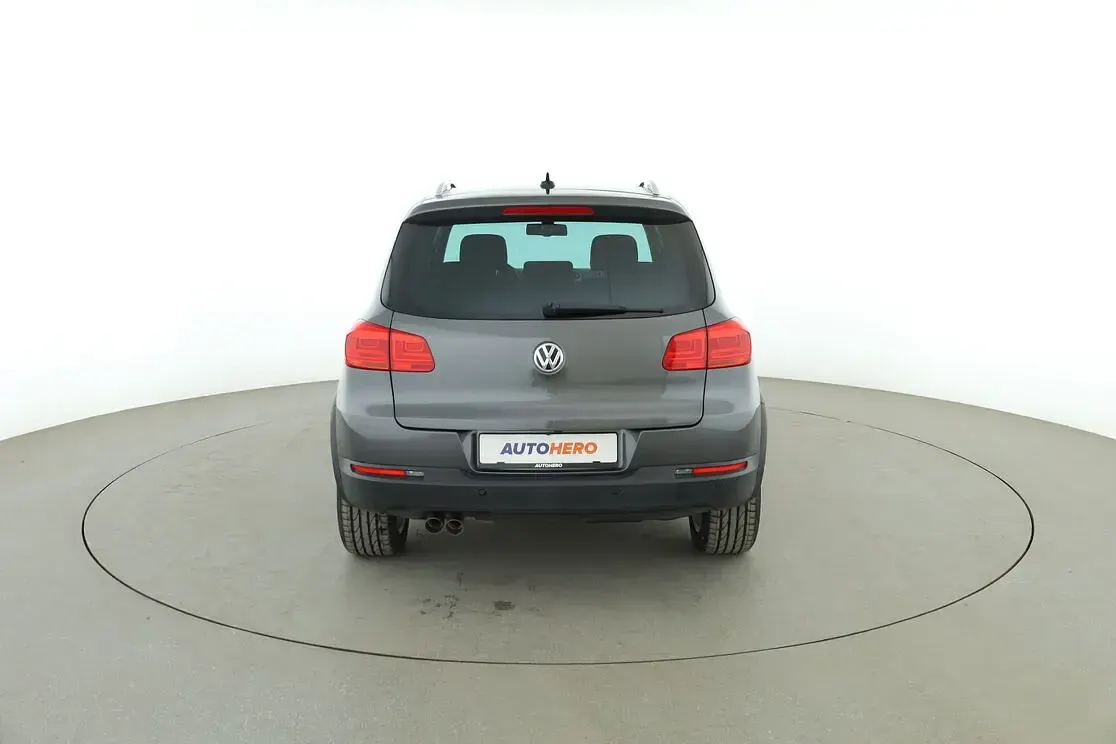 Gebraucht VW Tiguan LOUNGE 150 PS (110 kW) 2016 Grau SUV
