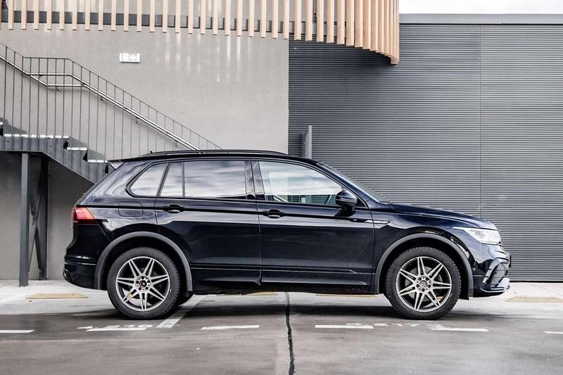 Gebraucht VW Tiguan R-line 245 PS (180 kW) 2022 Schwarz SUV