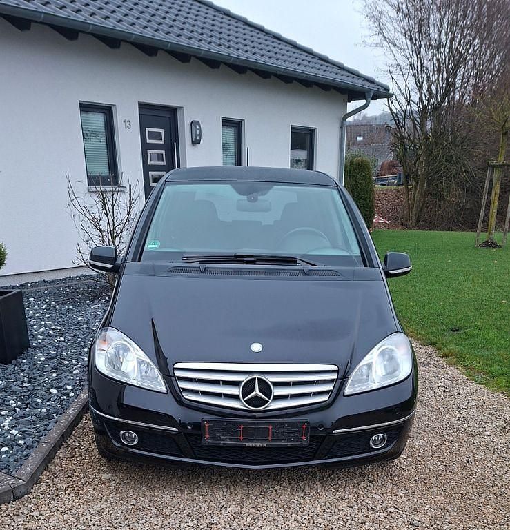 Schwarz Gebraucht 2008 Mercedes A180 Avantgarde Limousine | 2.300 € (Fairer Preis) - Bild 1/4