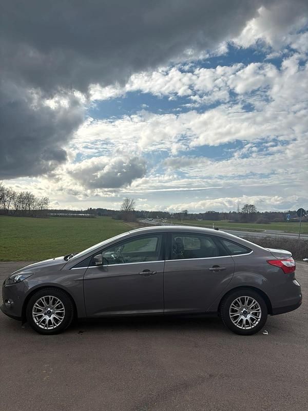 Gebraucht Ford Focus 2011 Andere farben Limousine