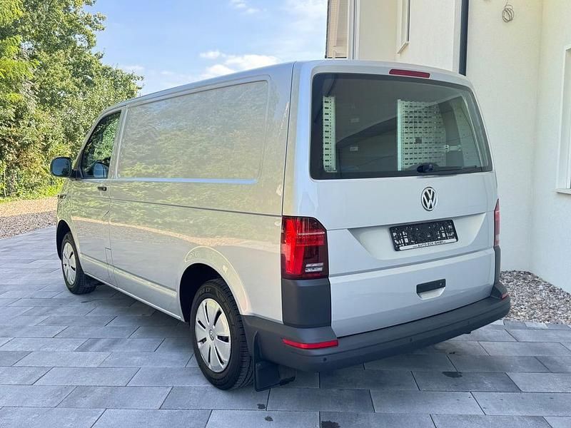 Gebraucht VW Transporter 150 PS (110 kW) 2022 Reflexsilber Van