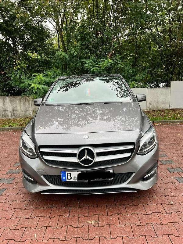 Gebraucht 2015 Mercedes B200 Urban Van / Kleinbus | 13.400 € (Fairer Preis) - Bild 1/4