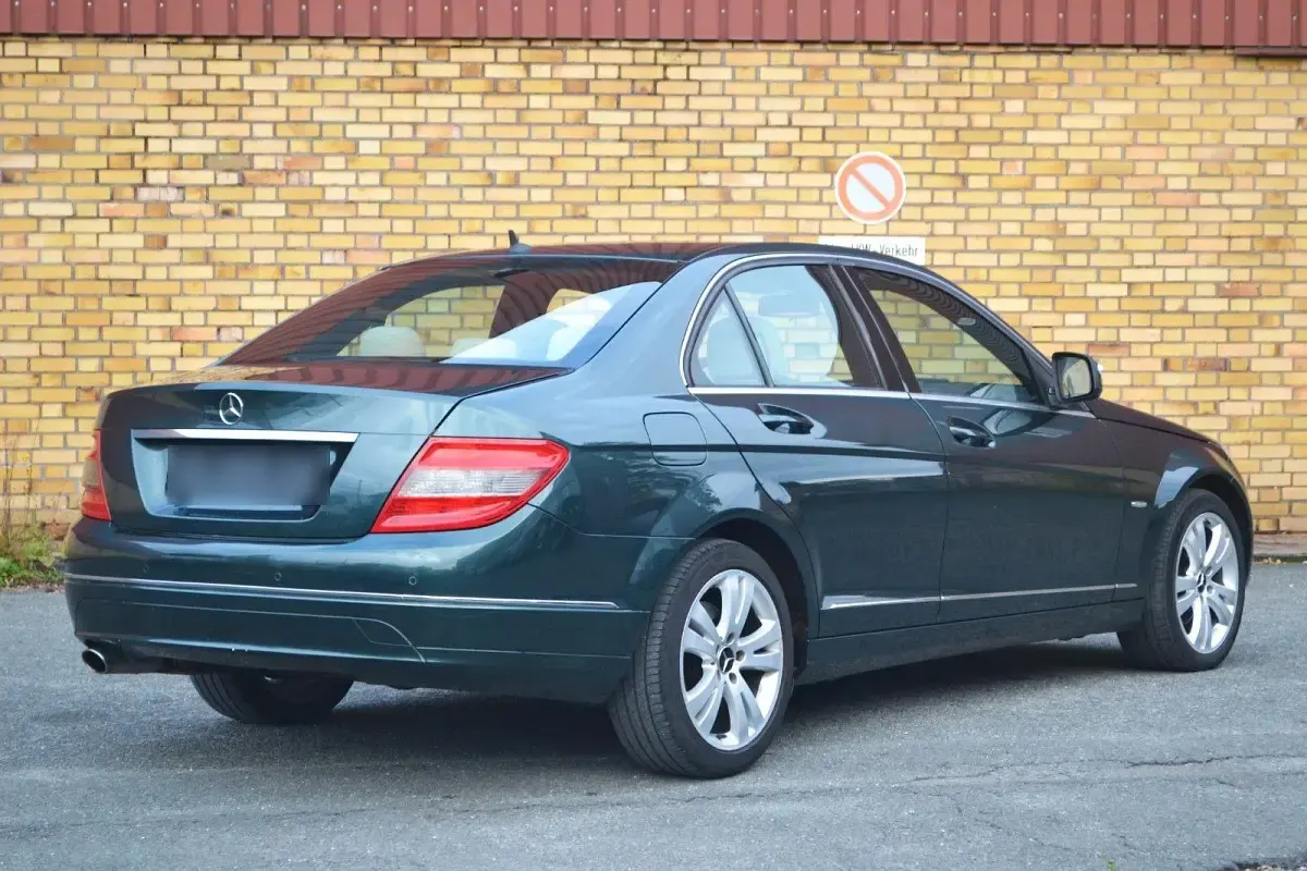 Gebraucht Mercedes C200 184 PS (135 kW) 2008 Grün Limousine