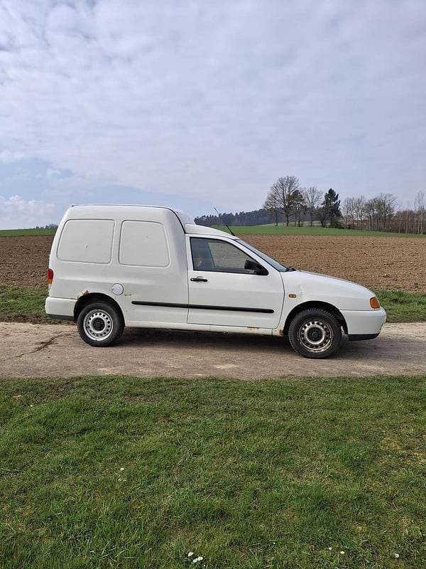 Second-hand VW Caddy 64 CP (47 kW) 2002 Alb Monovolum
