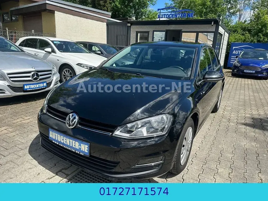 Gebraucht VW Golf VII Trendline 105 PS (77 kW) 2015 Ebenholzschwarz Limousine