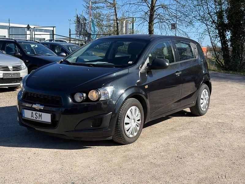 Gebraucht Chevrolet Aveo 80 PS (58 kW) 2013 Schwarz Kleinwagen