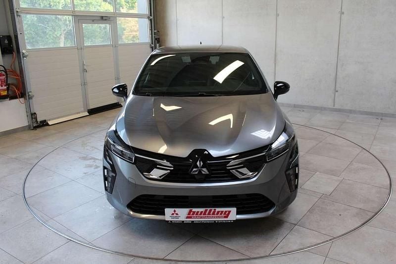 Neu Mitsubishi Colt Edition 143 PS (105 kW) 2025 Achatgrau Kleinwagen