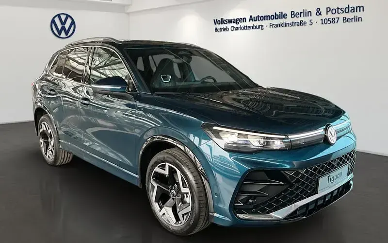 Neu VW Tiguan R-line 150 PS (110 kW) 2026 Blau SUV