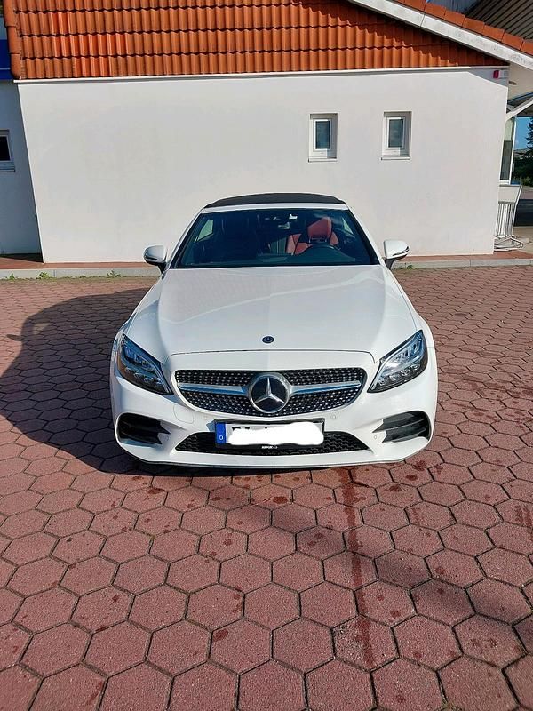Weiß Gebraucht 2019 Mercedes C180 AMG line Cabrio | 29.999 € (Fairer Preis) - Bild 1/4