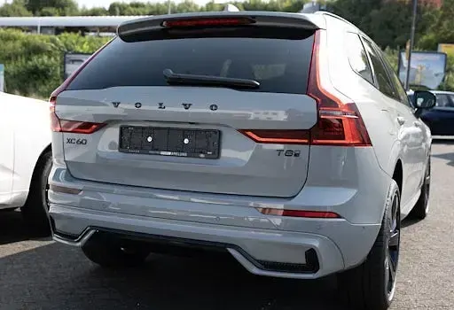 Neu Volvo XC60 Plus 455 PS (334 kW) 2025 Grau SUV